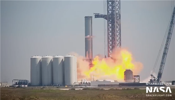 马斯克庆祝SpaceX打破年度发射纪录：今年刚过半就完成32次发射