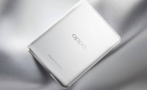 OPPO磁吸能量卡充电宝上新：5000mAh仅120g，149元轻巧便携