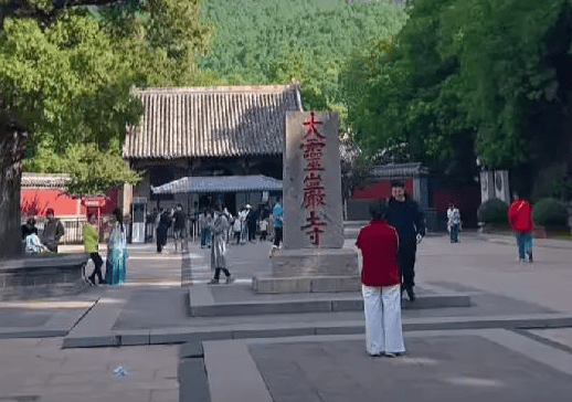 游戏中灵岩寺场景