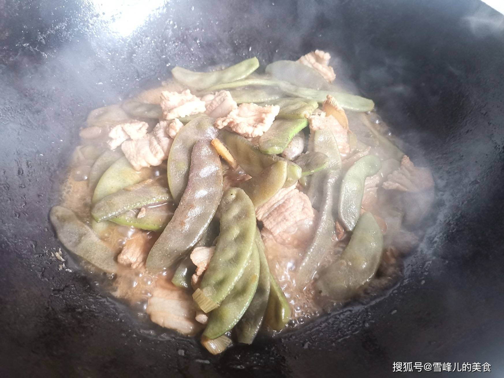 紫扁豆炖肉成品