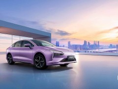 江鈴2025款羿馳05純電轎車上市，續(xù)航550公里，起售價(jià)12.98萬元