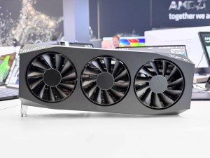 XFX讯景CES 2025亮相AMD RX 9070显卡，黑白双版设计引关注