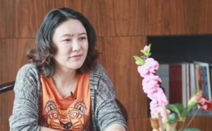 齐白石孙女携真迹鉴宝，专家误判赝品，女子反问显尴尬