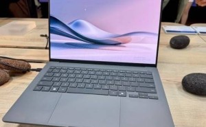 华硕新款Zenbook A14骁龙版笔记本，全陶瓷铝打造，轻便耐用仅售899美元