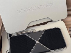 英伟达显卡乌龙事件：玩家买到RTX 5080，却意外收获5090背板？