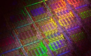 Intel 18A工艺领跑，2025年上半年流片，将超台积电2nm工艺？