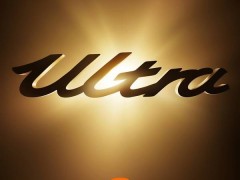 小米双Ultra齐发！SU7 Ultra超跑量产车与15 Ultra影像旗舰震撼登场