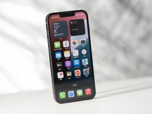 iPhone 16e深度體驗：A18芯片強(qiáng)勁，單攝夠用嗎？老用戶換新首選？