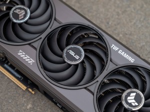 RTX 5070Ti實戰評測：4K光追新選擇，DLSS 4.0真的那么神？