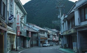 《寂静岭f》恐怖灵感源自岐阜金山町，老照片曝光，你能承受这份孤寂吗？