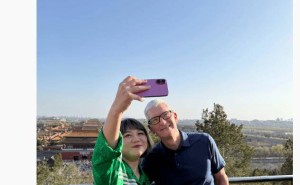 库克北京行，杨天真建议粉色iPhone 17 Pro，库克：收到了！