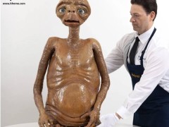 《E.T.外星人》經典拍攝模型現身拍賣行，成交價或超650萬人民幣