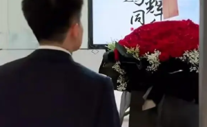 董宇辉放弃2亿 诠释责任与担当